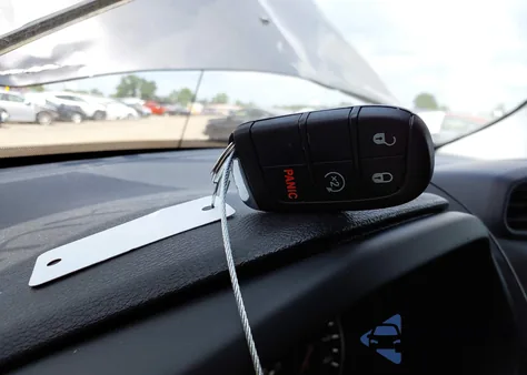 2017 Jeep Renegade Limited 4X4 из США, поврежденный, VIN ZACCJBDB8HPG61251